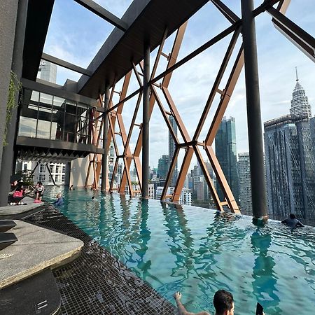Scarletz Suites Klcc By Aura Kuala Lumpur Exterior foto